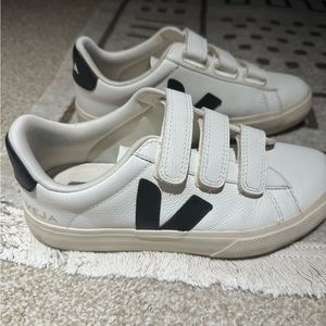 Women’s Recife leather low-top trainers - Black & White